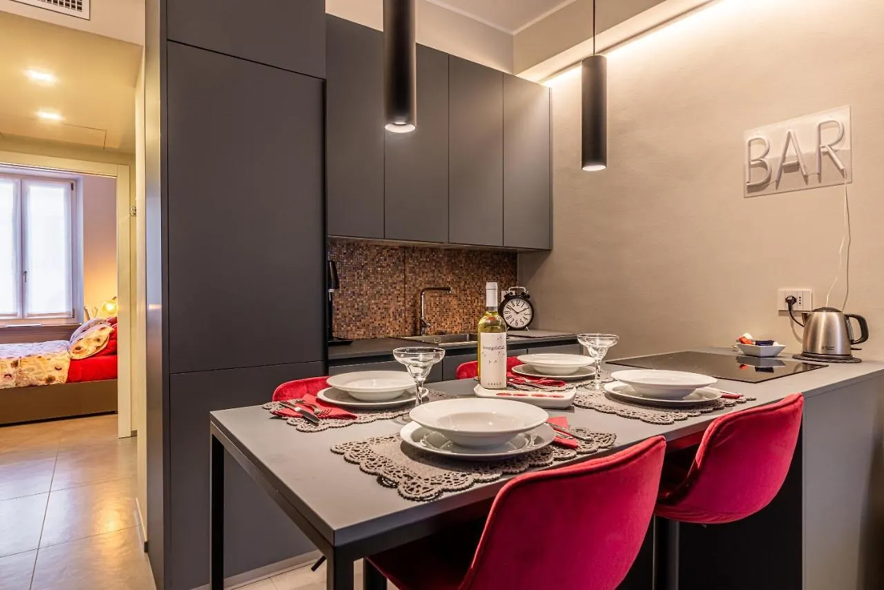 Duomo A 2 Fermate - Tiny Apartment In Pta Venezia Milán